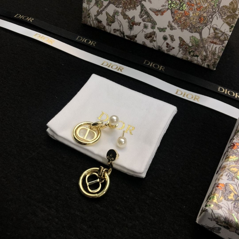 chr1st1an D10r earrings